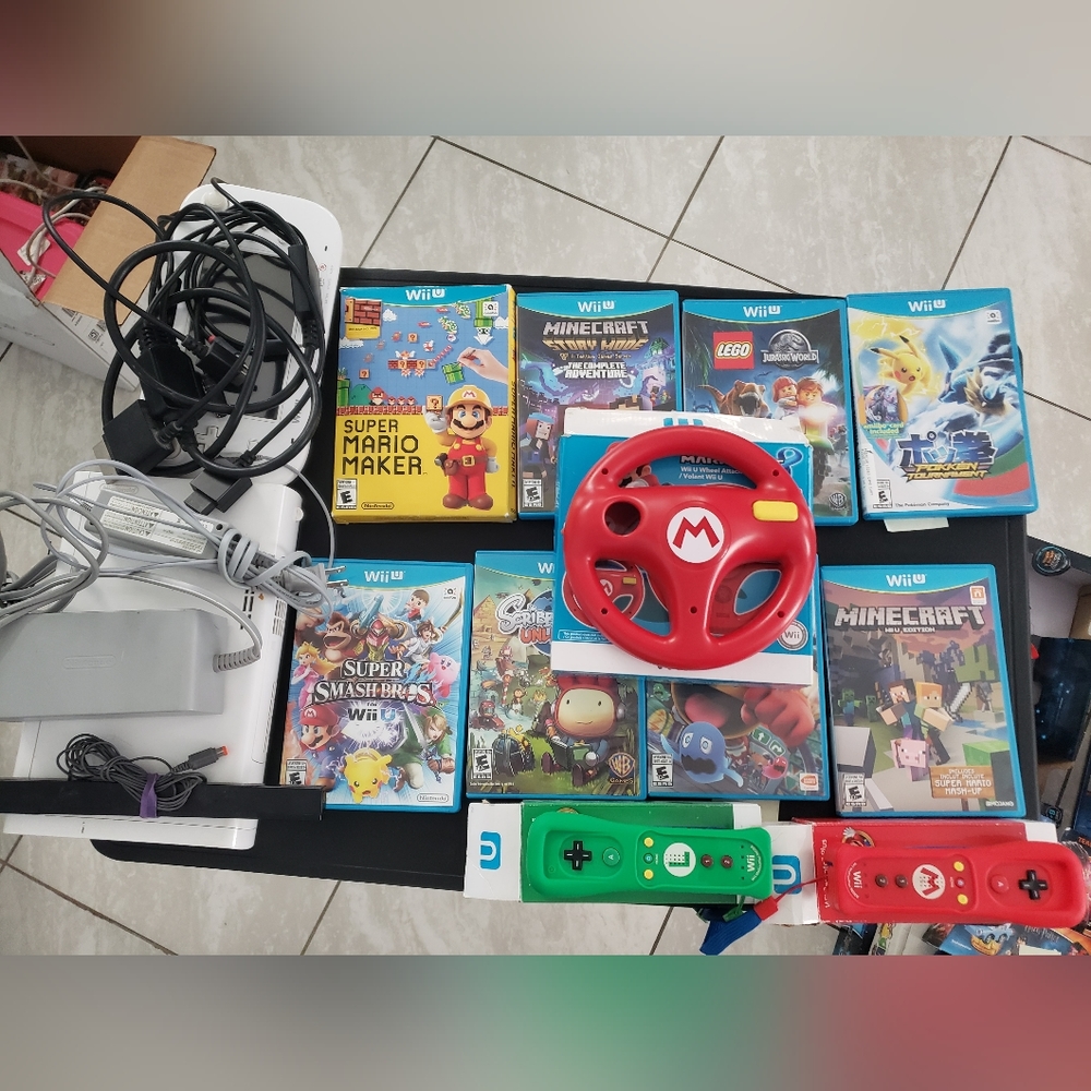 WiiU Console 8 games remote control